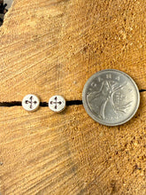 Load image into Gallery viewer, Pebble Arrow Stud Earrings