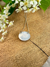 Load image into Gallery viewer, Tide Glass Labradorite Pendant