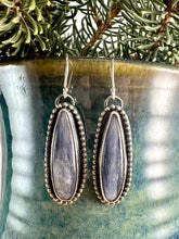 Load image into Gallery viewer, Blue Kyanite Drop Earrings