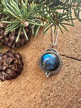 Load image into Gallery viewer, Labradorite Pendant