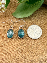 Load image into Gallery viewer, Green Kyanite Drop Earrings