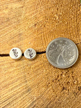 Load image into Gallery viewer, Pebble Leaf Stud Earrings