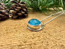 Load image into Gallery viewer, Neon Apatite Bar Pendant