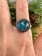 Load image into Gallery viewer, Neon Apatite Ring Size 9 1/2