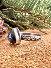 Load image into Gallery viewer, Trillium Labradorite Ring Size 9 1/4