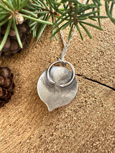 Load image into Gallery viewer, Labradorite Pendant