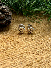 Load image into Gallery viewer, Pebble Star Stud Earrings