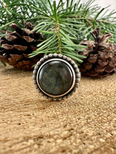 Load image into Gallery viewer, Labradorite Ring Size 7