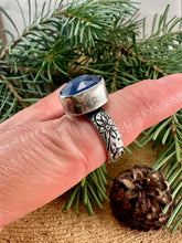 Load image into Gallery viewer, Blue Kyanite Ring Size 5 1/4