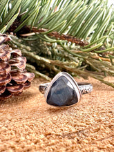 Load image into Gallery viewer, Trillium Labradorite Ring Size 9 1/4