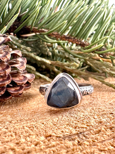 Trillium Labradorite Ring Size 9 1/4