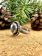 Load image into Gallery viewer, Blue Kyanite Ring Size 4 3/4