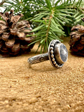 Load image into Gallery viewer, Blue Kyanite Ring Size 4 3/4