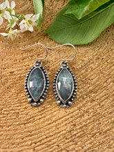Load image into Gallery viewer, Aquamarine Drop Earrings
