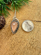 Load image into Gallery viewer, Rose Quartz Pendant