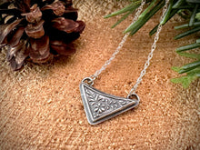 Load image into Gallery viewer, Flower Bar Pendant