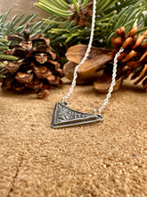 Load image into Gallery viewer, Flower Bar Pendant